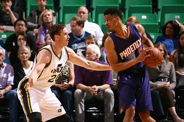 弱侧边锋内 弱侧边锋内